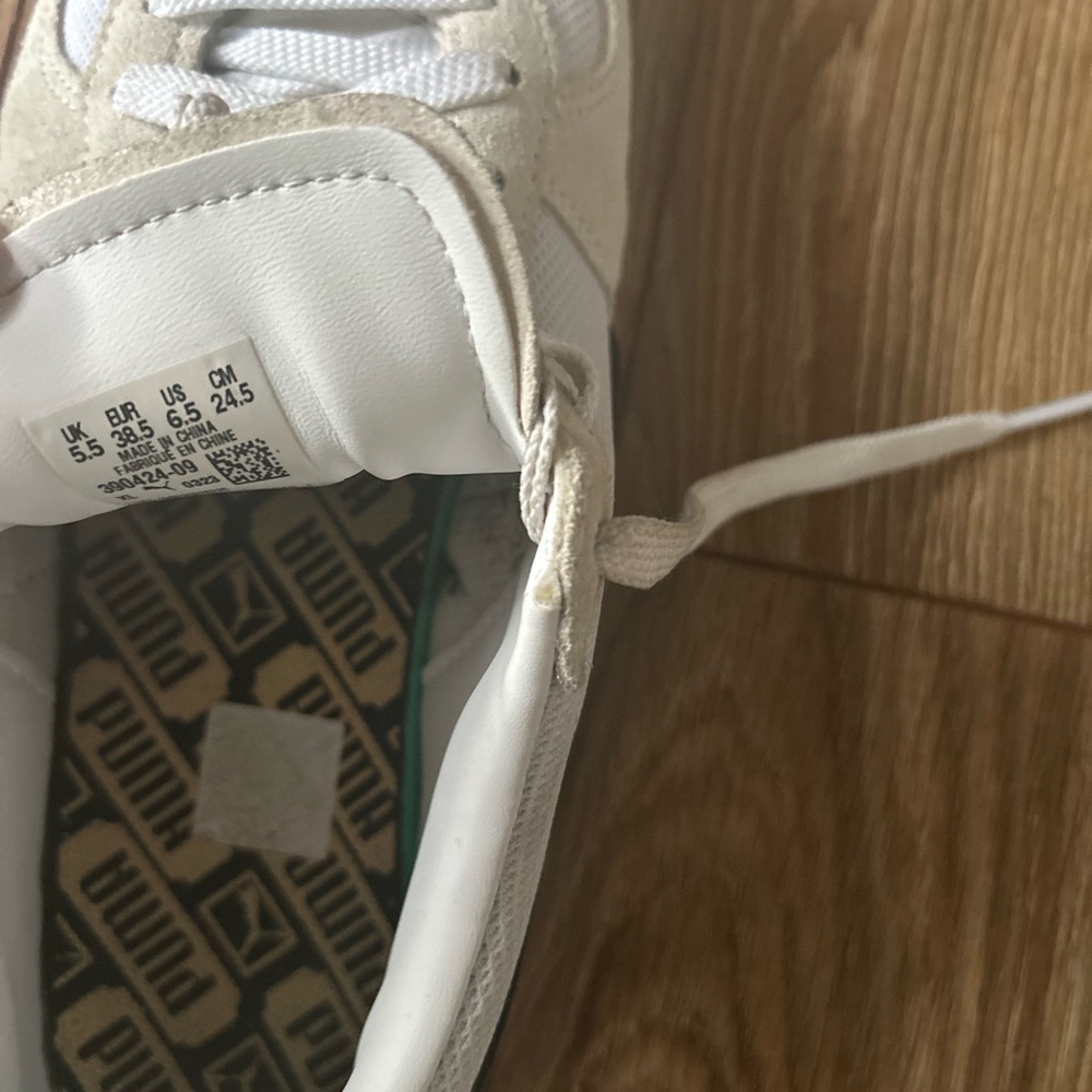 Puma “Super team” White and Black Retro Sneakers (Unisex) - Picture 3 of 11